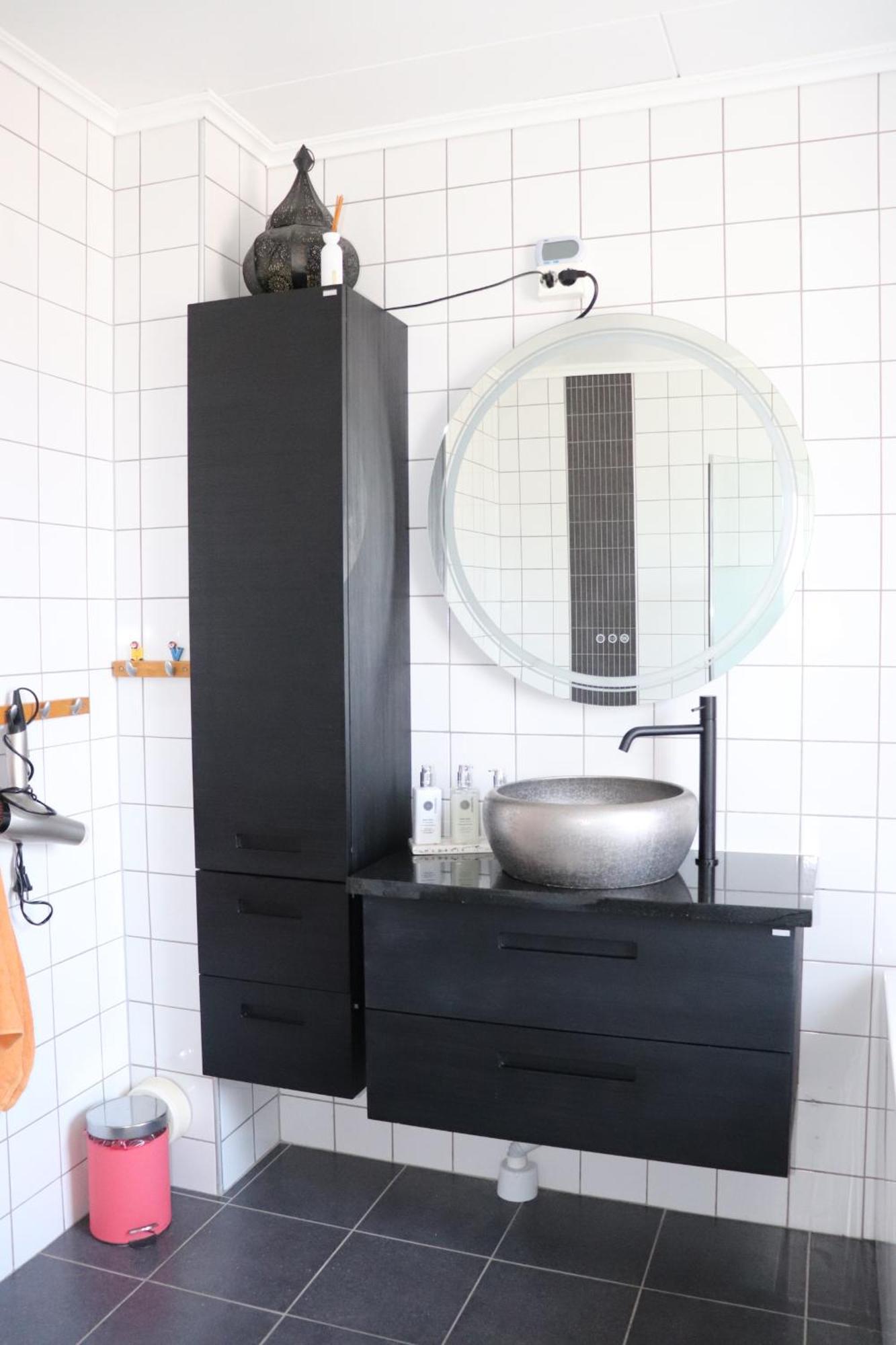 Bla Rummet - Rum Naera Bad Och Centrum - Saengklaeder & Handdukar Ingar Färjestaden Esterno foto